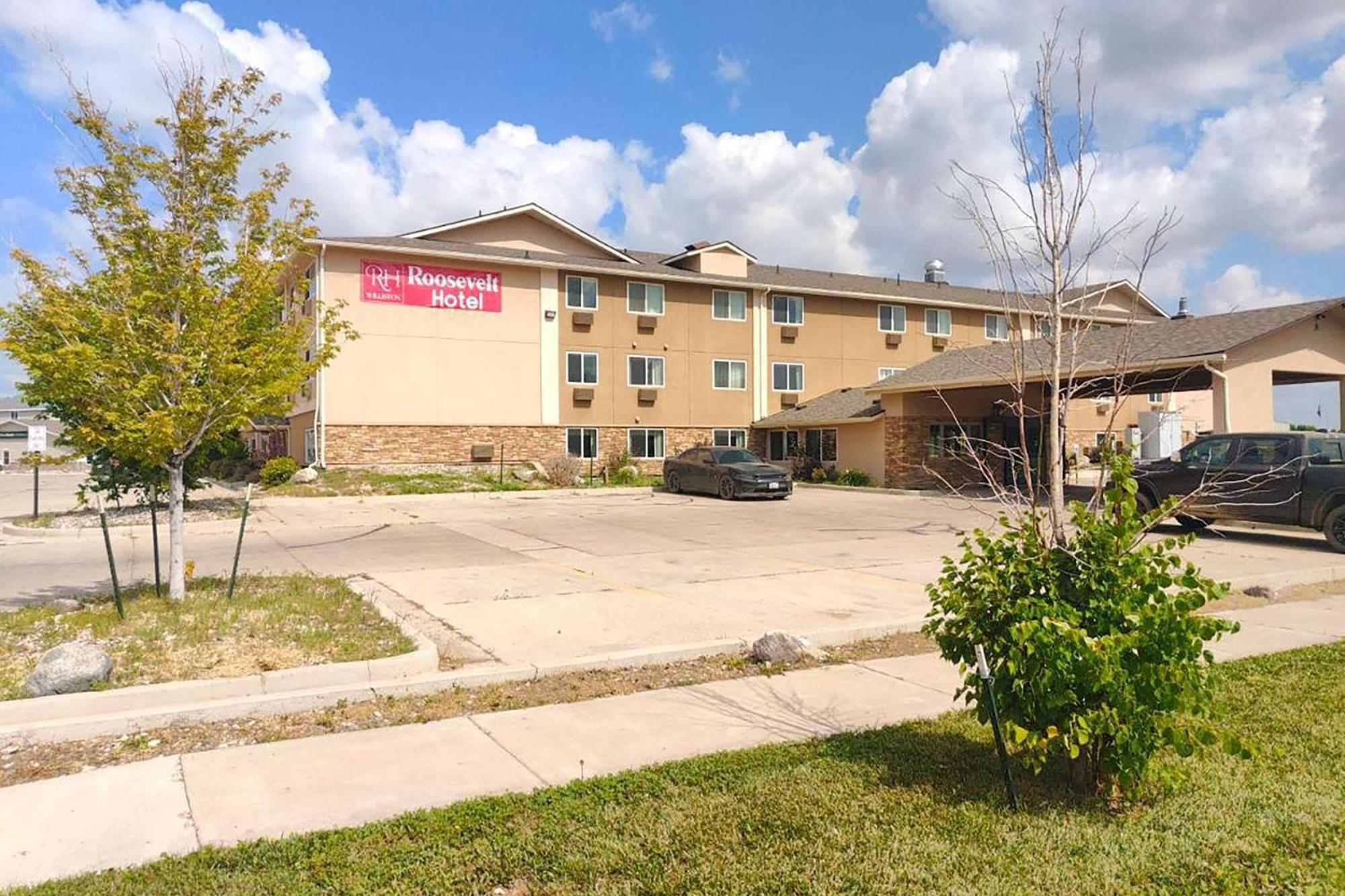 Roosevelt Hotel Williston Extérieur photo